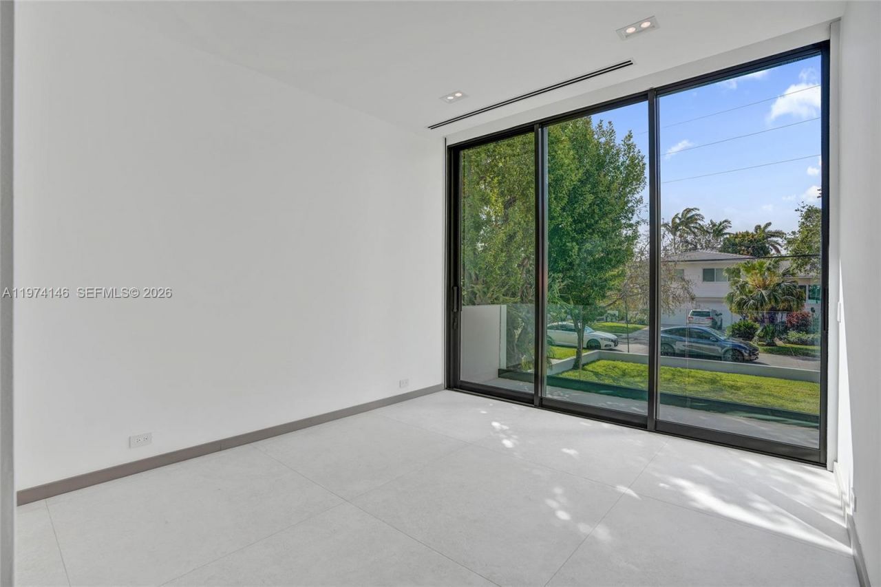 1379 NE 104th St, Miami Shores, FL 33138 Photo