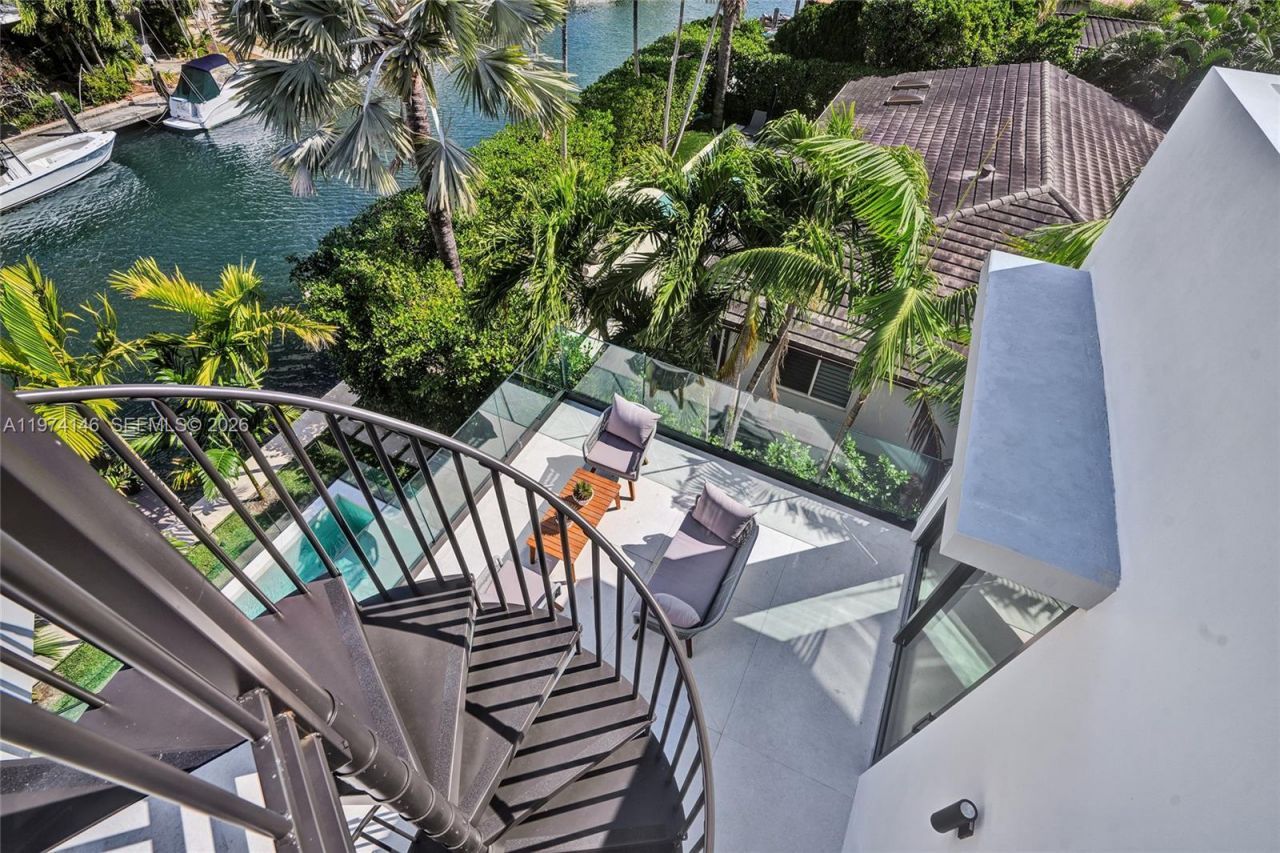 1379 NE 104th St , Miami Shores, FL 33138 Photo