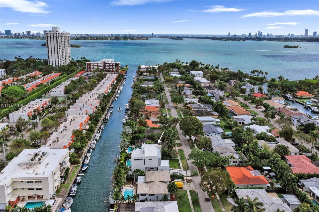 1379 NE 104th St, Miami Shores, FL 33138 Photo