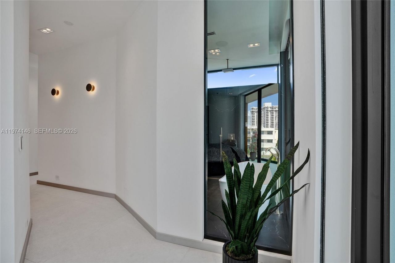 1379 NE 104th St, Miami Shores, FL 33138 Photo