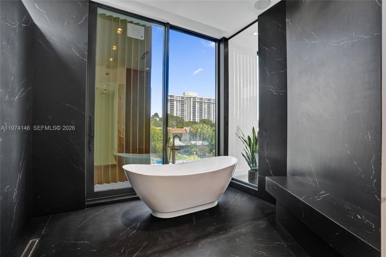 1379 NE 104th St , Miami Shores, FL 33138 Photo