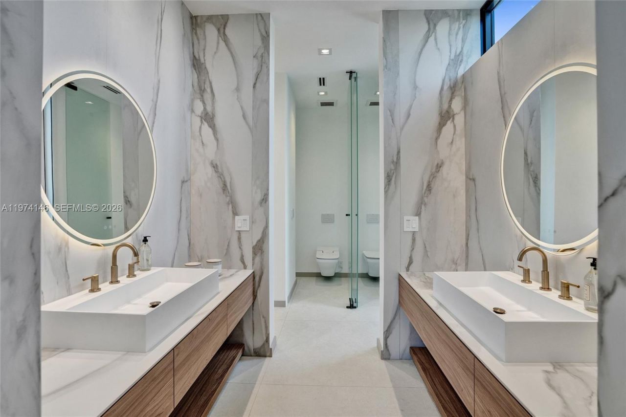 1379 NE 104th St, Miami Shores, FL 33138 Photo