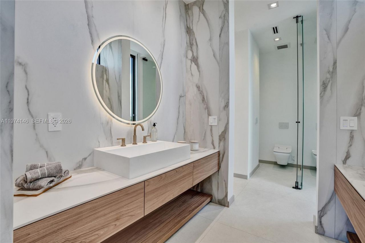 1379 NE 104th St, Miami Shores, FL 33138 Photo