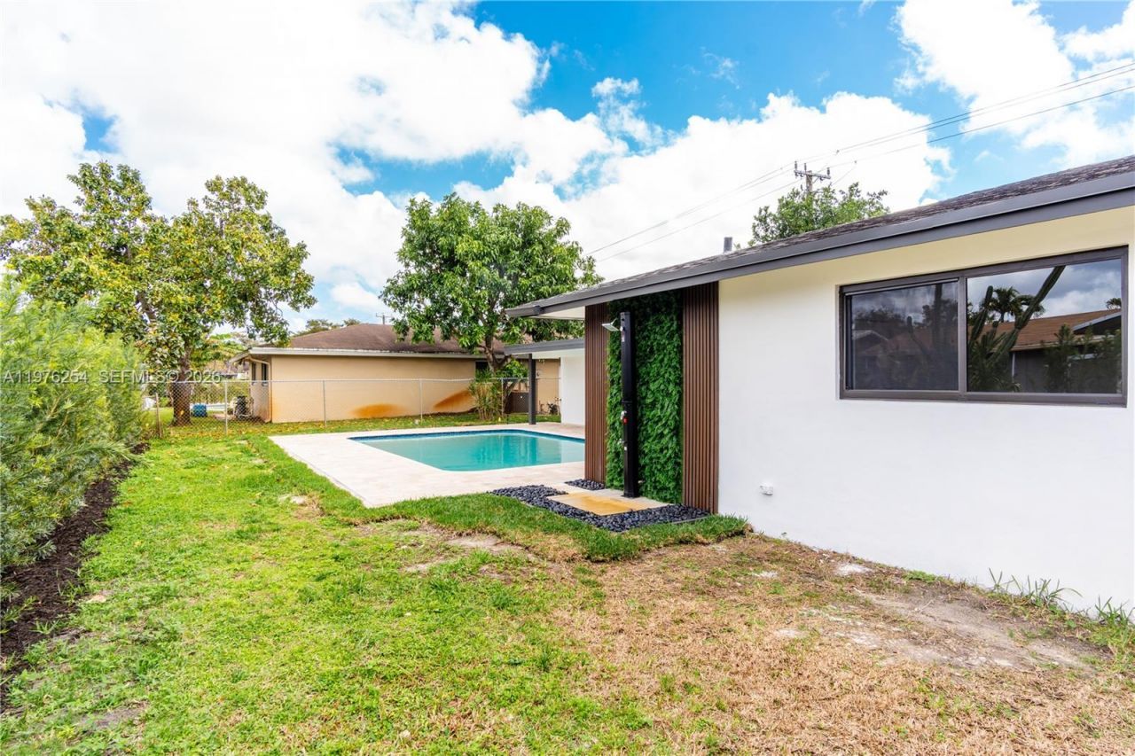 7951 SW 30th St , Davie, FL 33328 Photo
