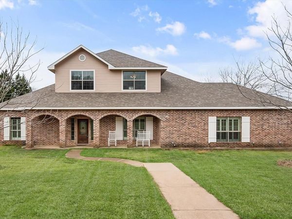 1765 N Mockingbird Lane, Midlothian, TX 76065