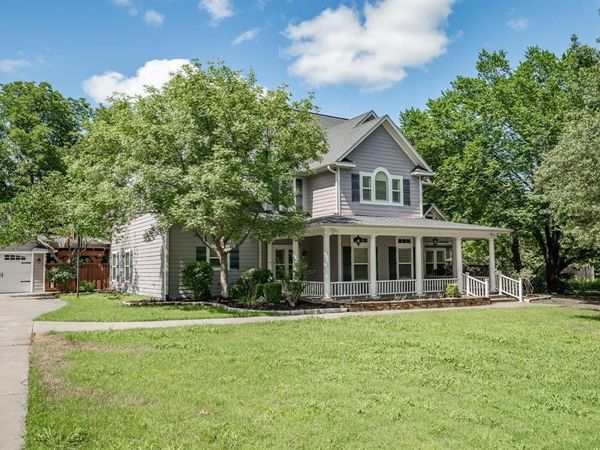 119 College Street, Farmersville, TX 75442