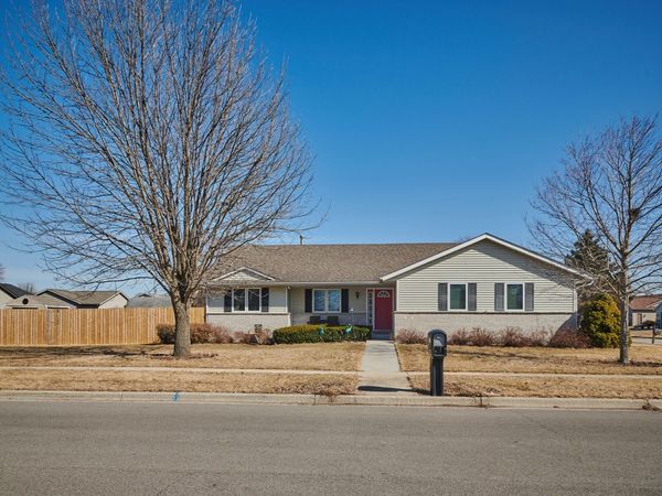 305 Royal Avenue , Belvidere, IL 61008