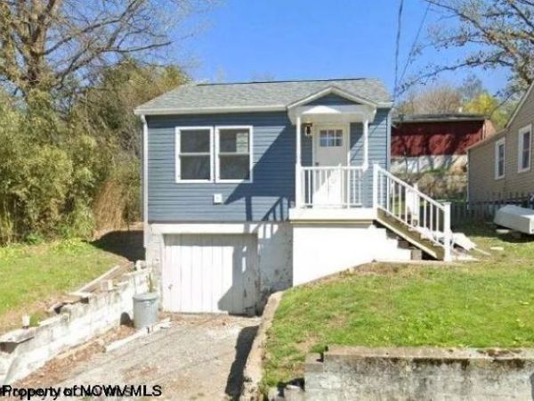605 Astor Avenue, Morgantown, WV 26501