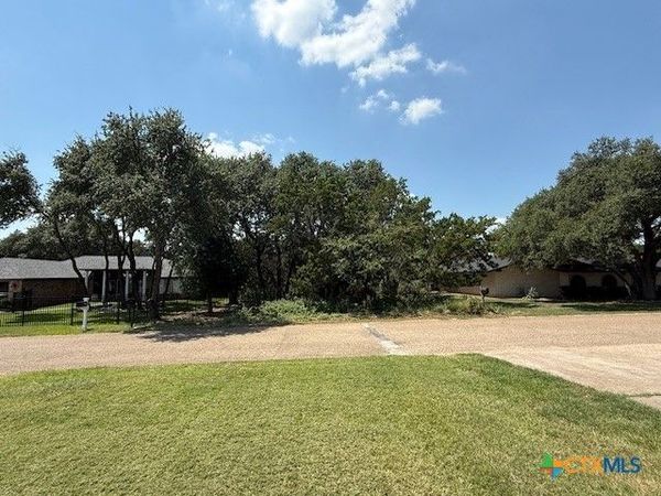 28 Cheyenne Trail , Belton, TX 76513