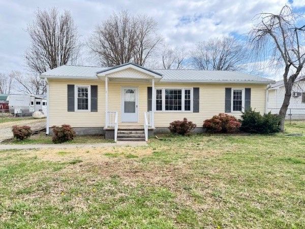 115 College St , Huntland, TN 37345