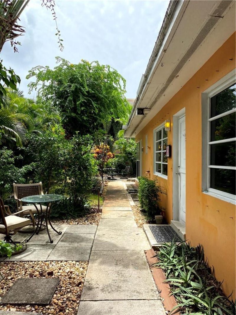 1101 NE 17 Way, Unit 3, Fort Lauderdale, FL 33304 Photo