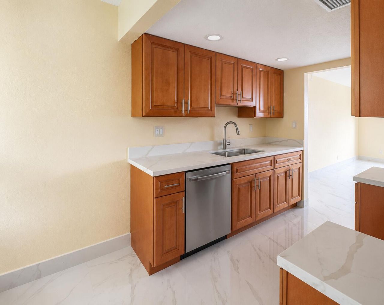 3101 NW 47th Terrace, Unit 335, Lauderdale Lakes, FL 33319 Photo