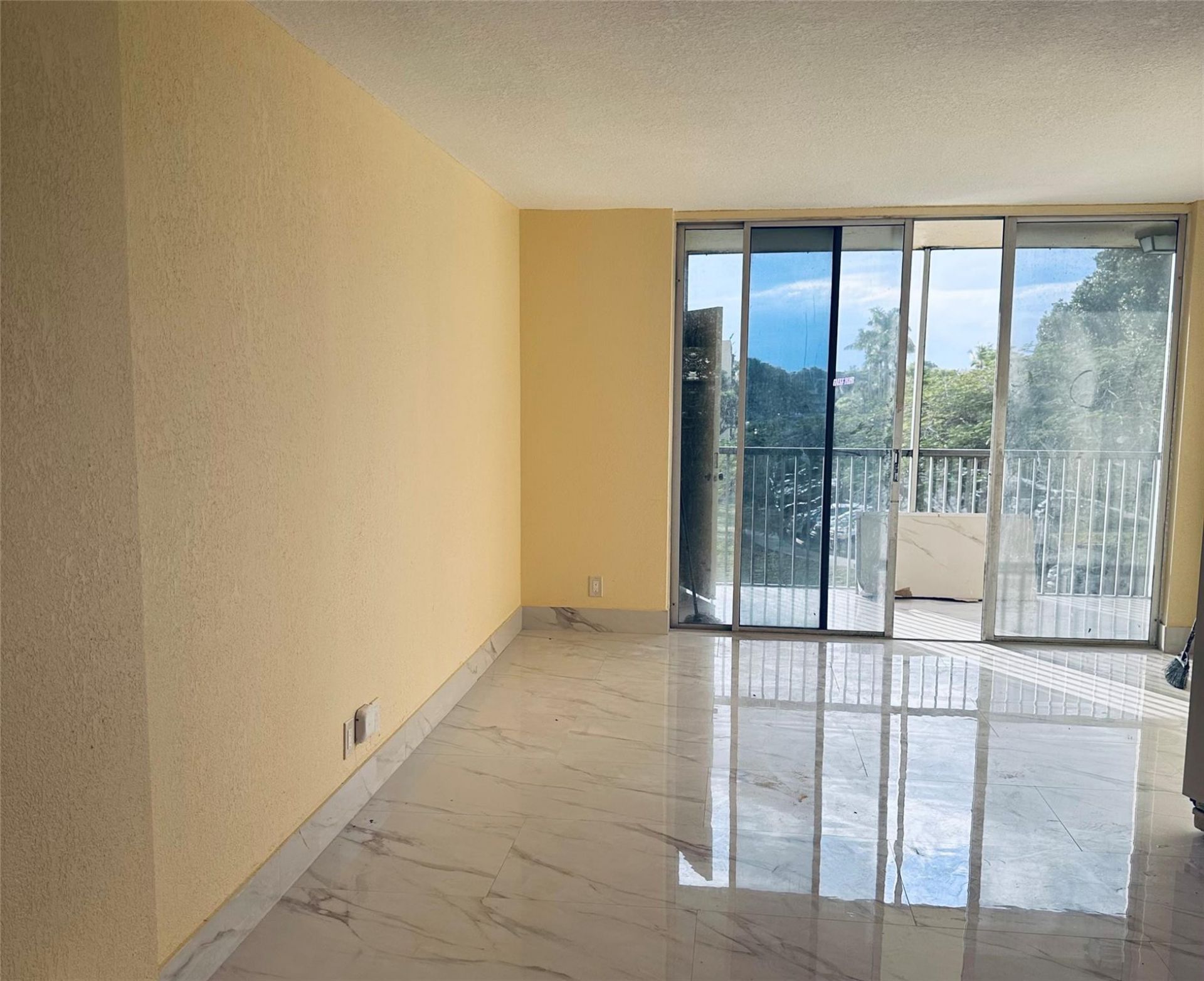 3101 NW 47th Terrace, Unit 335, Lauderdale Lakes, FL 33319 Photo