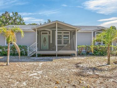 808 FRONT STREET, WELAKA, FL 32193