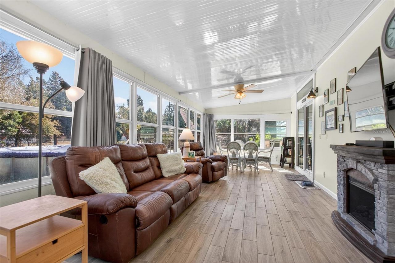 808 Front Street, Welaka, FL 32193 Photo