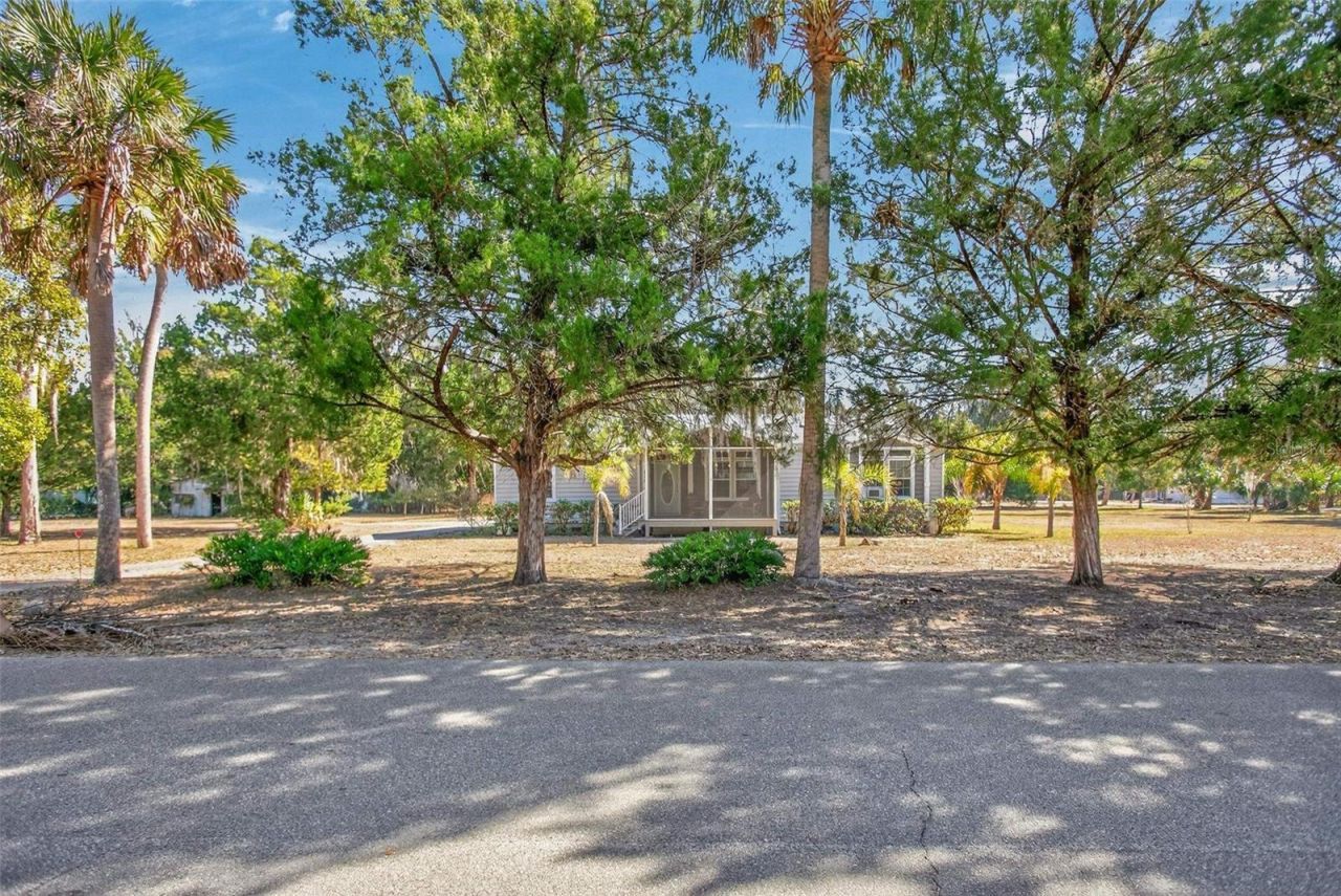 808 Front Street, Welaka, FL 32193 Photo