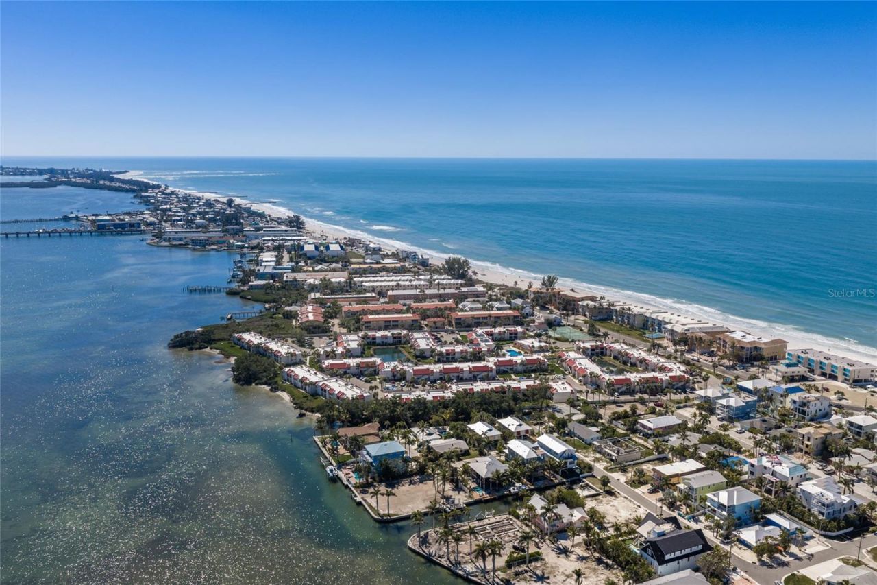 407 20th Place , Bradenton Beach, FL 34217 Photo
