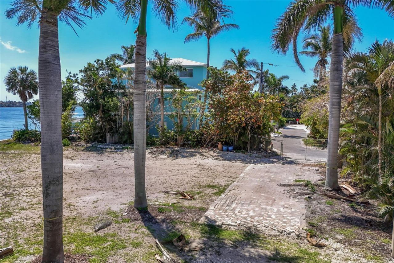 407 20th Place, Bradenton Beach, FL 34217 Photo