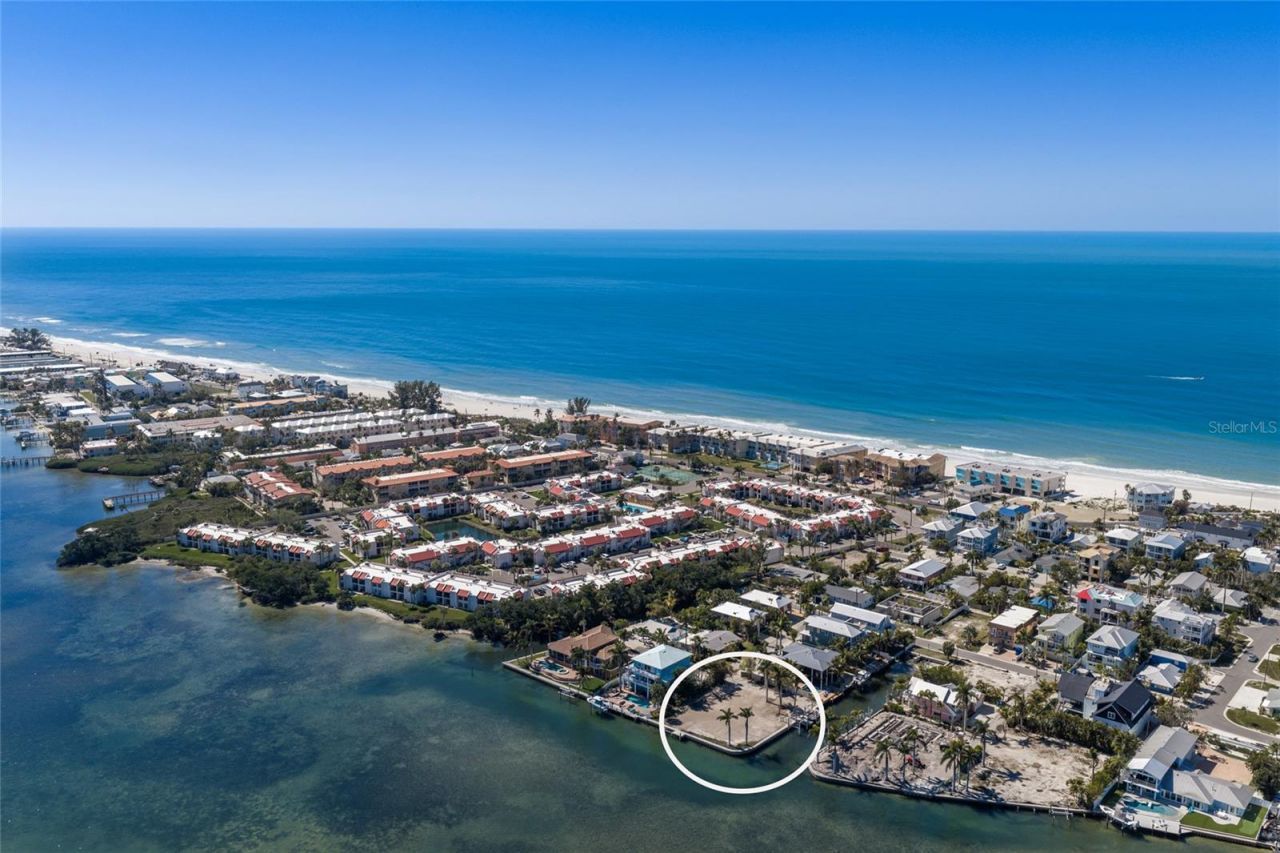 407 20th Place , Bradenton Beach, FL 34217 Photo