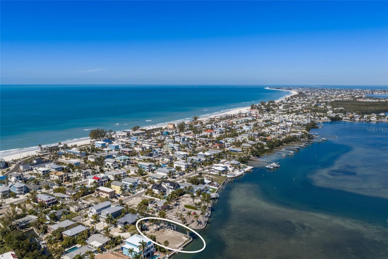 407 20th Place , Bradenton Beach, FL 34217 Photo
