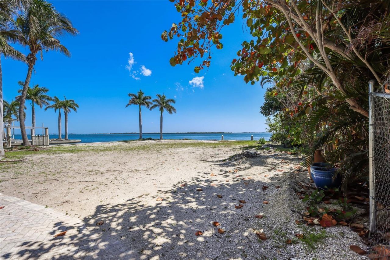 407 20th Place, Bradenton Beach, FL 34217 Photo