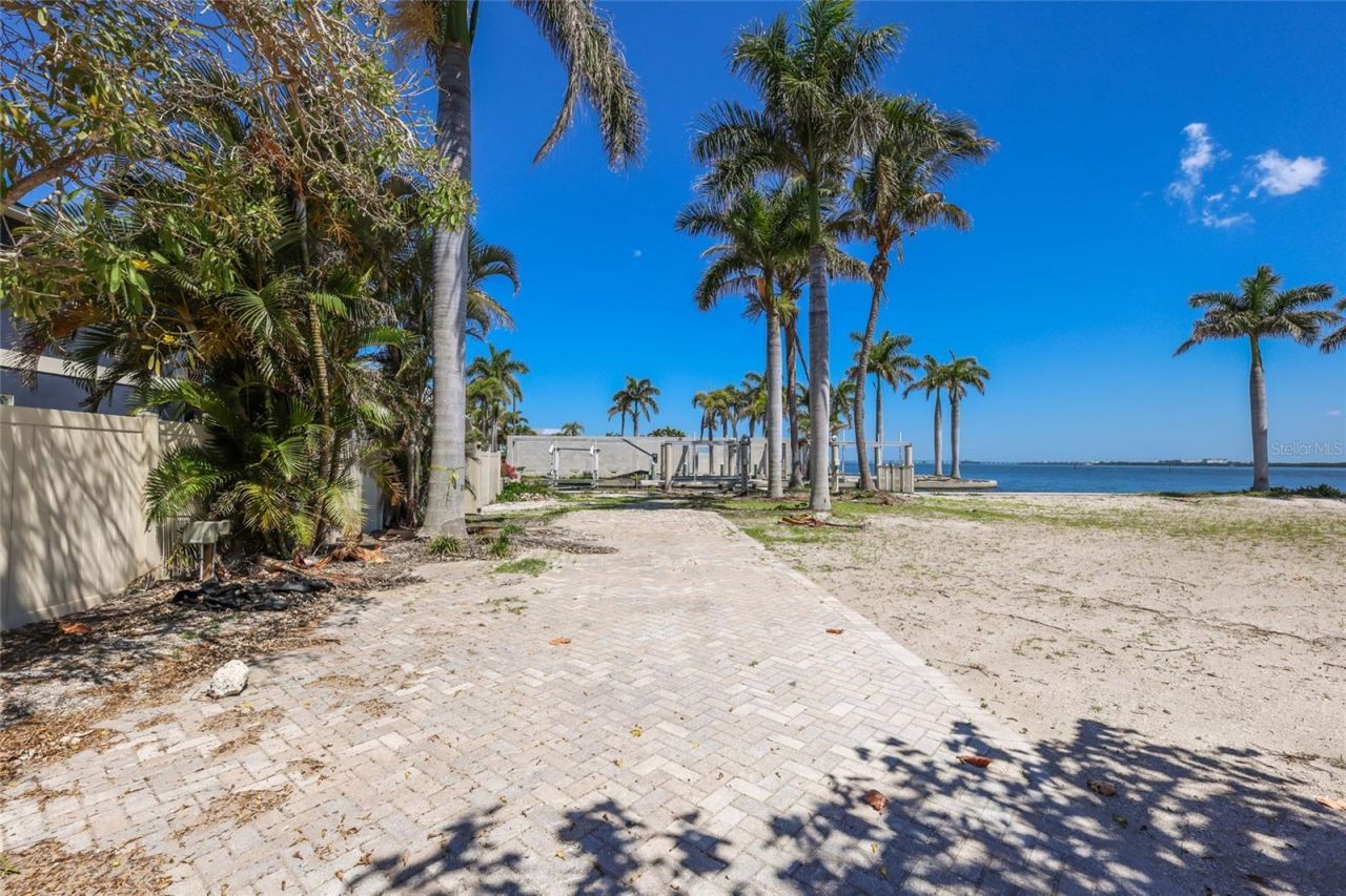 407 20th Place, Bradenton Beach, FL 34217 Photo