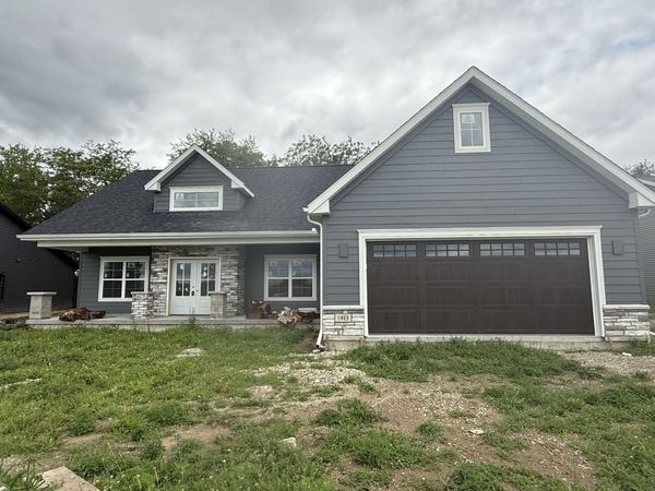 1913 S Stone Creek Boulevard, Urbana, IL 61802