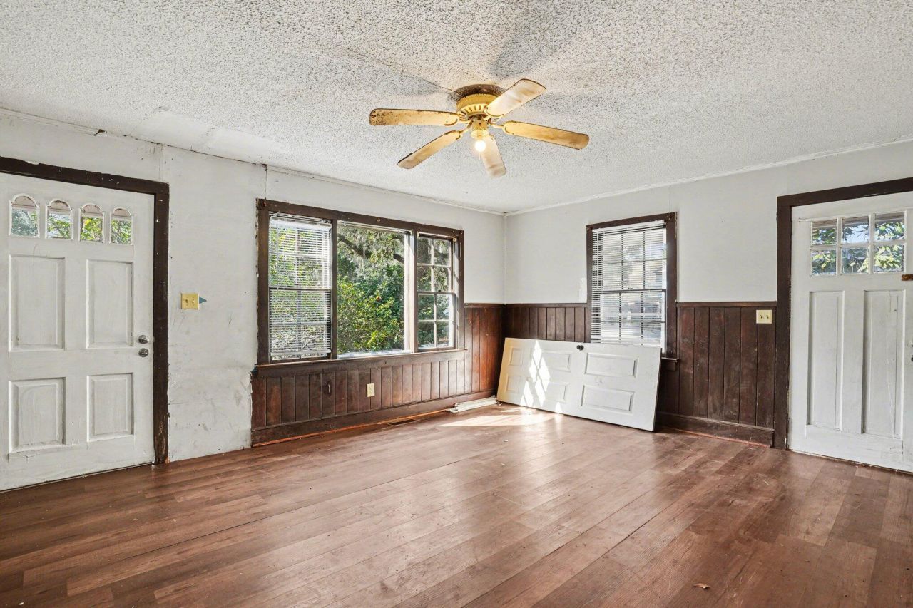 5516 Attaway Street Photo 9