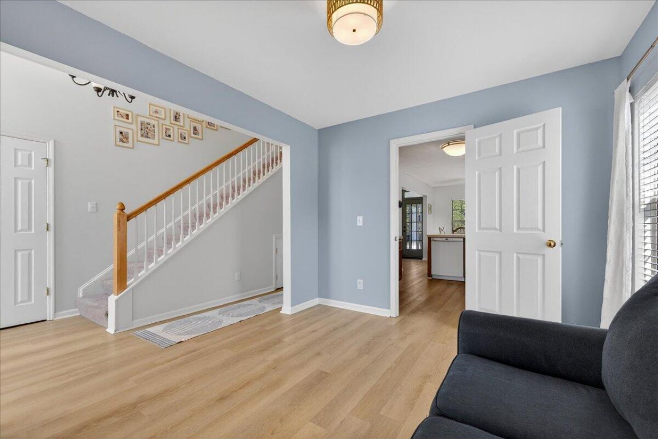 103 Rockdale Lane Photo 5