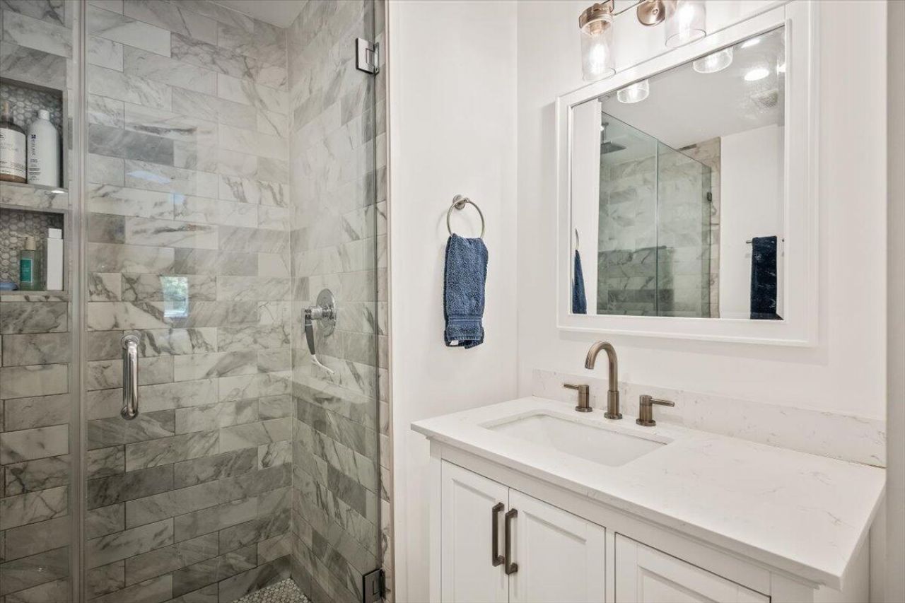 1583 W Robinhood Drive Photo 15