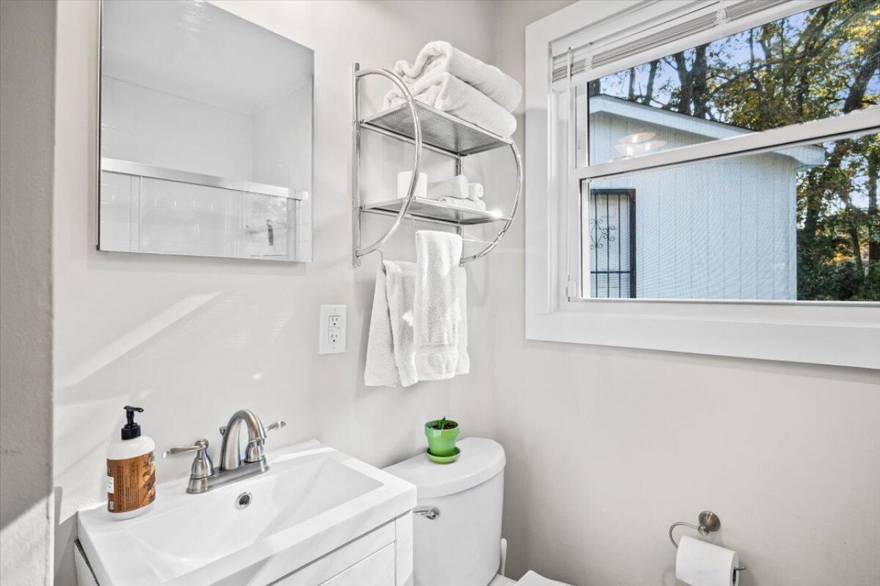 1583 W Robinhood Drive Photo 21