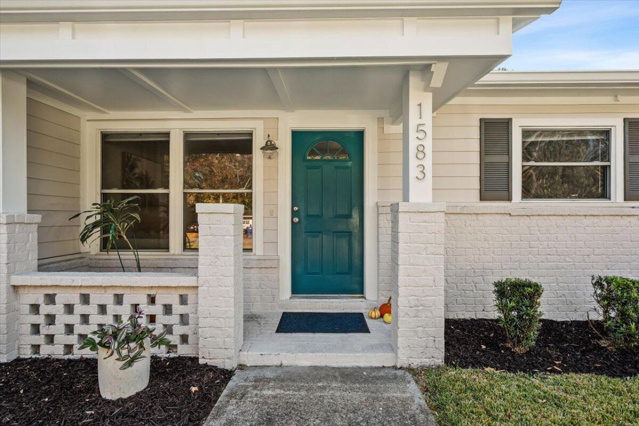 1583 W Robinhood Drive Photo 7