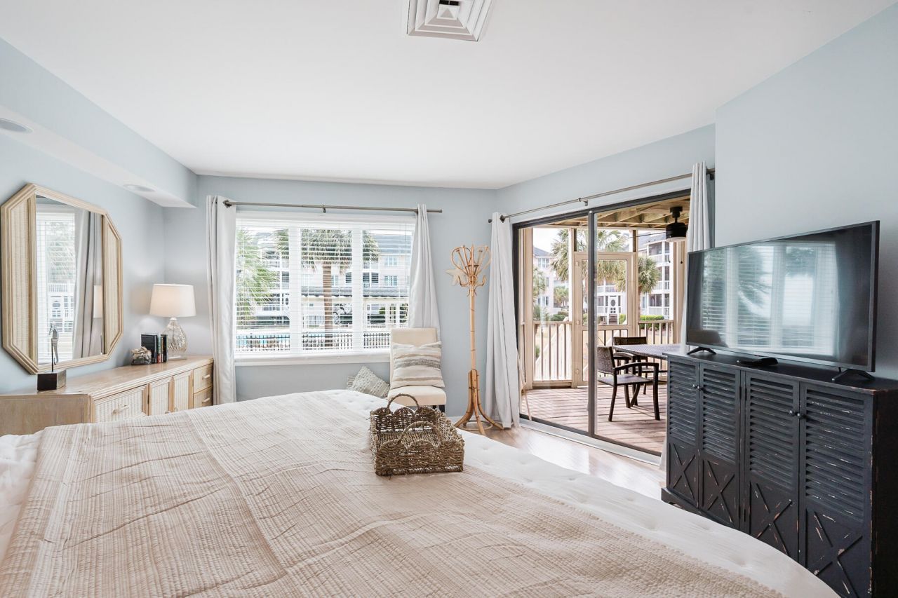 9000 Palmetto Drive Photo 13