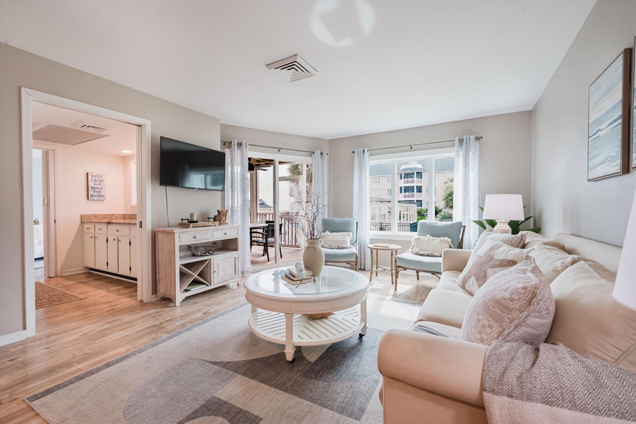 9000 Palmetto Drive Photo 4