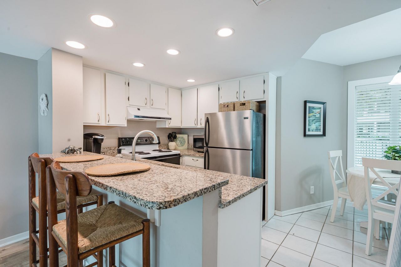 9000 Palmetto Drive Photo 7