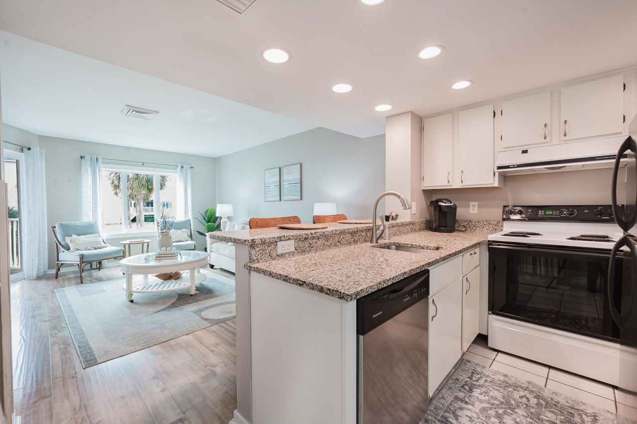 9000 Palmetto Drive Photo 8