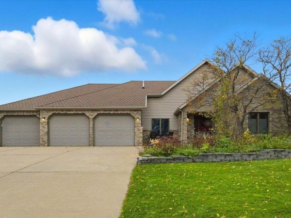 410 Sundown Drive, Avon, MN 56310