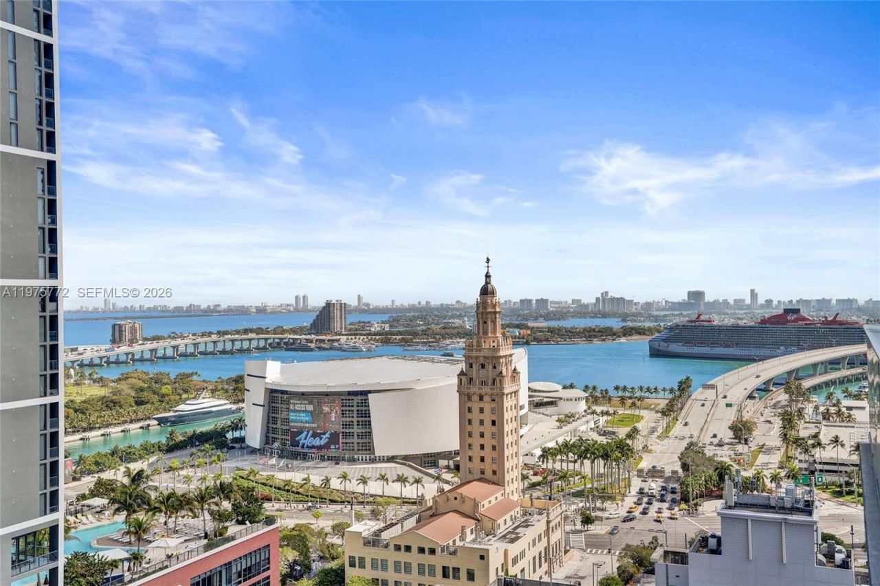 121 NE 5th St, Unit 2411, Miami, FL 33132 Photo