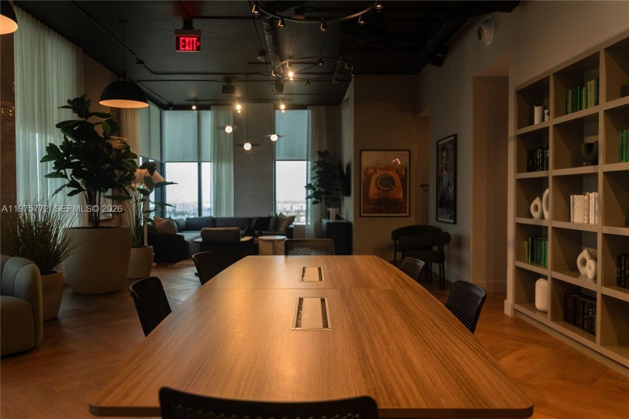 121 NE 5th St, Unit 2411, Miami, FL 33132 Photo