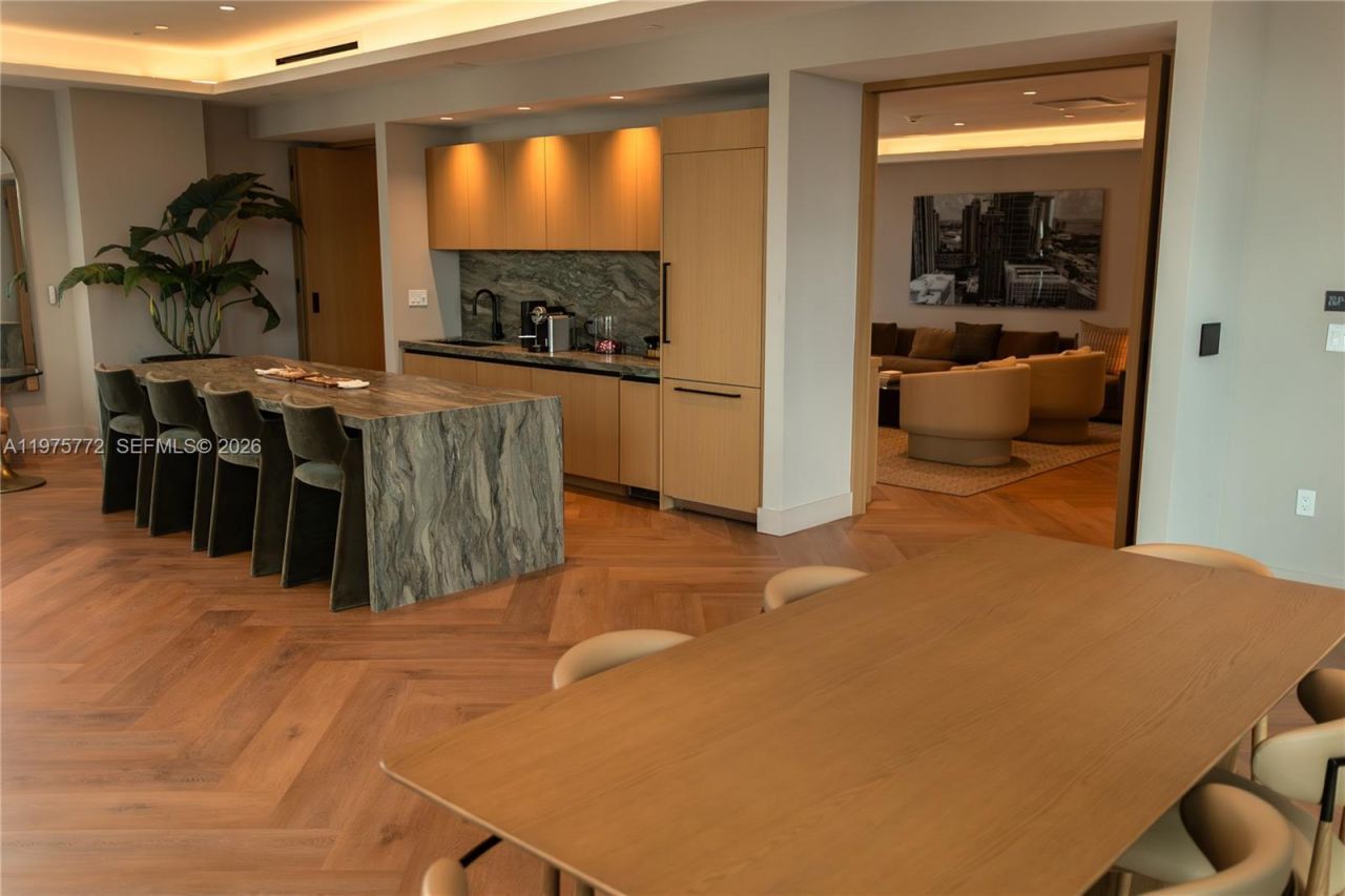 121 NE 5th St, Unit 2411, Miami, FL 33132 Photo