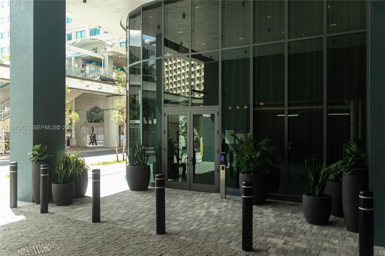 121 NE 5th St, Unit 2411, Miami, FL 33132 Photo