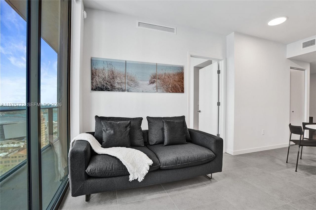 121 NE 5th St, Unit 2411, Miami, FL 33132 Photo