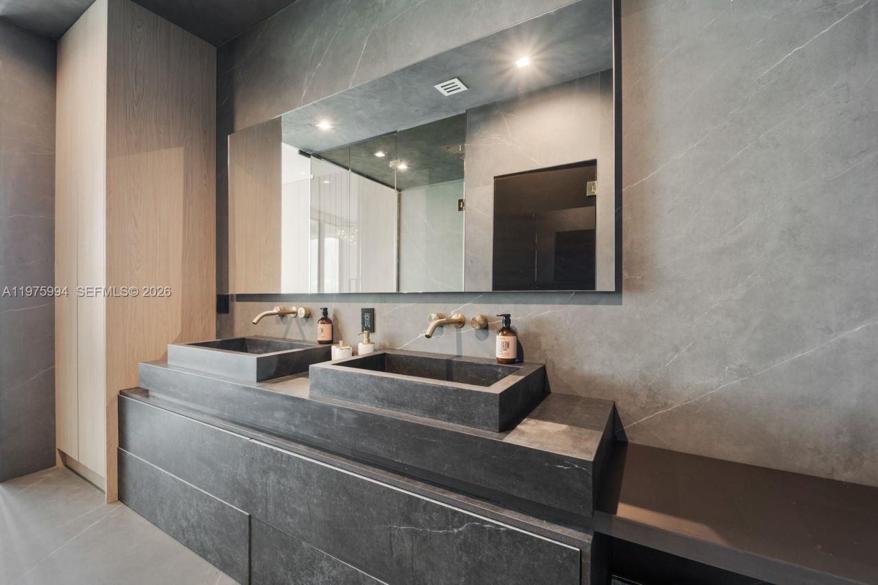 2900 NE 7th Ave, Unit UPH-4602, Miami, FL 33137 Photo