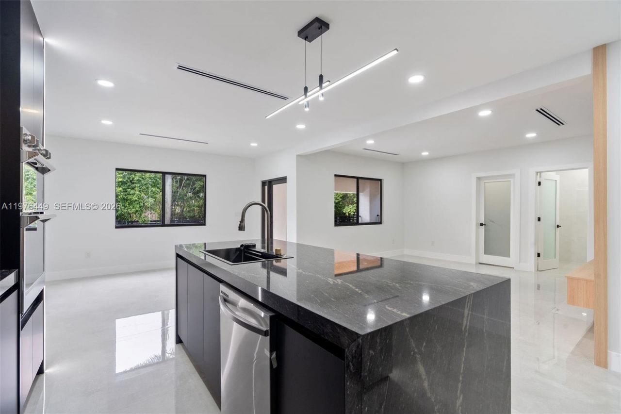 4800 SW 61st Ave , Davie, FL 33314 Photo