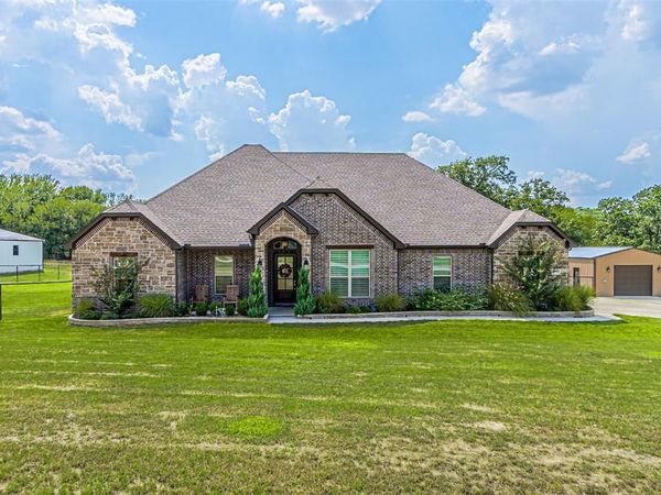1009 Henry Way, Springtown, TX 76082