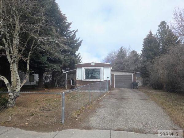 2104 Carriage Lane, IDAHO FALLS, ID 83402