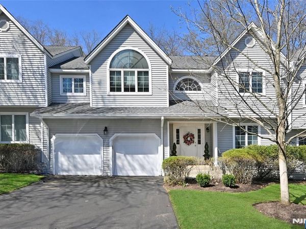 15 Drake Drive G2, Unit G2, HILLSDALE, NJ 07642