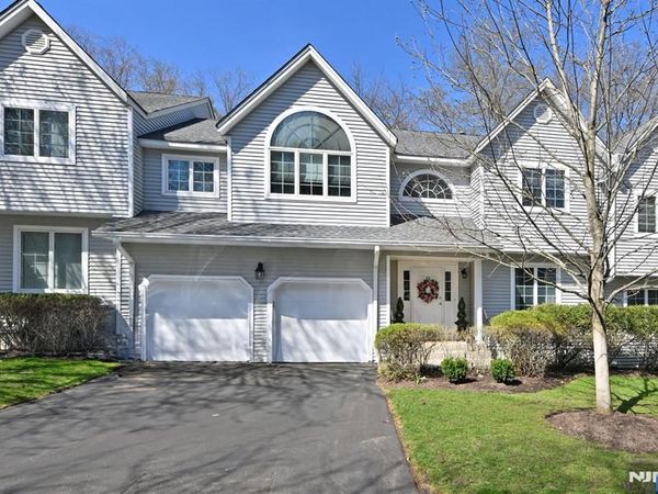 15 Drake Drive G2, Unit G2, HILLSDALE, NJ 07642