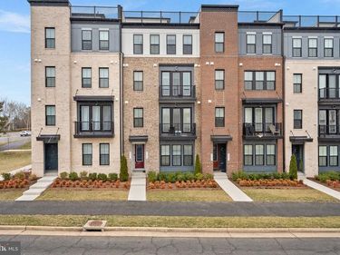 43406 FARRINGDON SQUARE , BROADLANDS, VA 20148