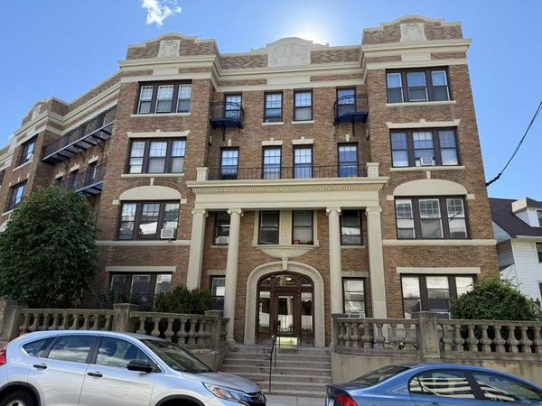 32 Sidlaw, Unit 6, Boston, MA 02135